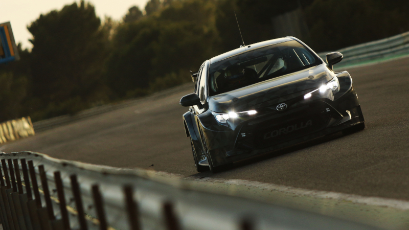 Tom Ingram testing 2019 Toyota Corolla BTCC